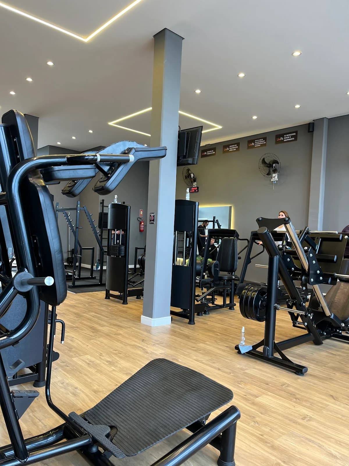 Academia Like Fit - unidade CT