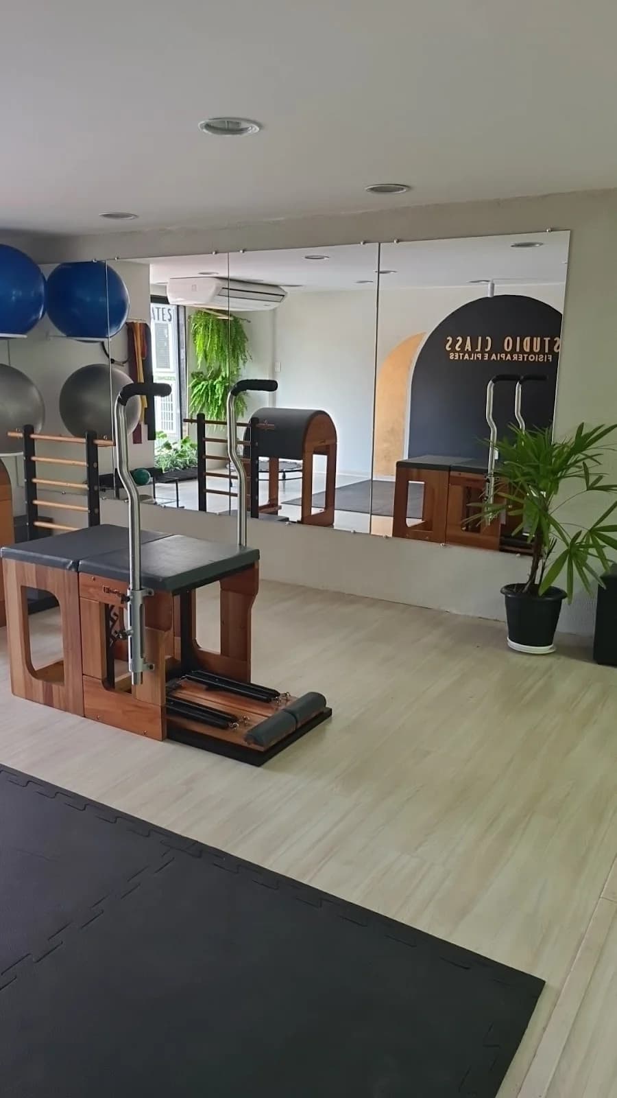 Studio Class - Pilates