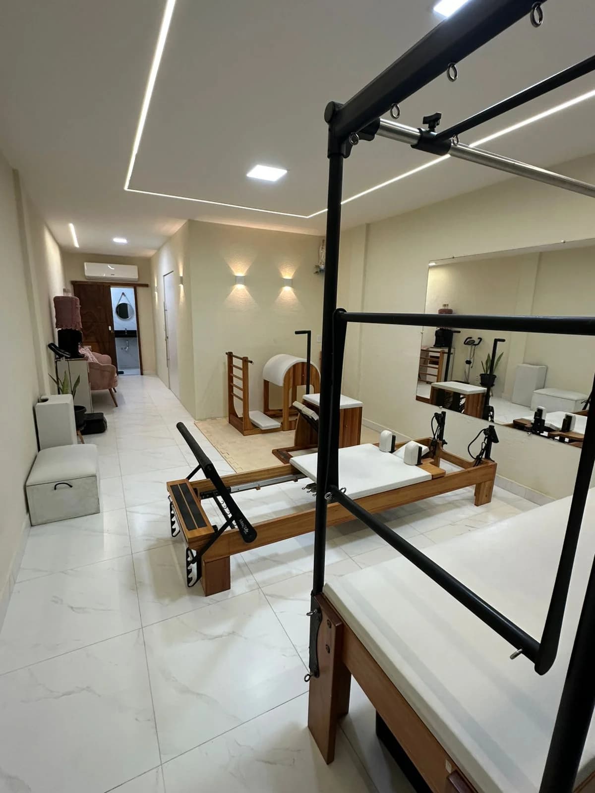 Alonga e Cresce Studio de Pilates