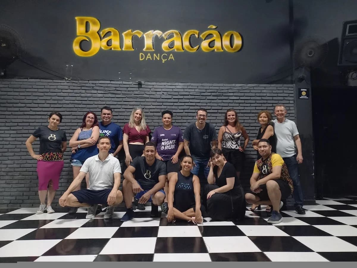 BARRACÃO CENTRO DE EVENTOS - ESCOLA DE DANÇA