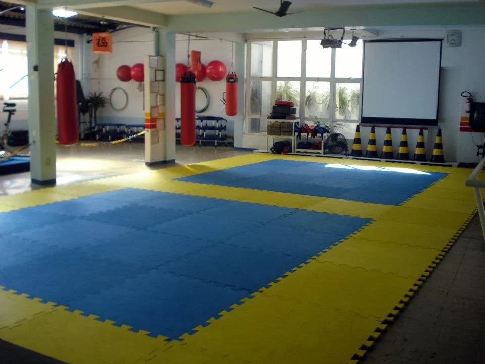 HEIN - Academia e Fisioterapia