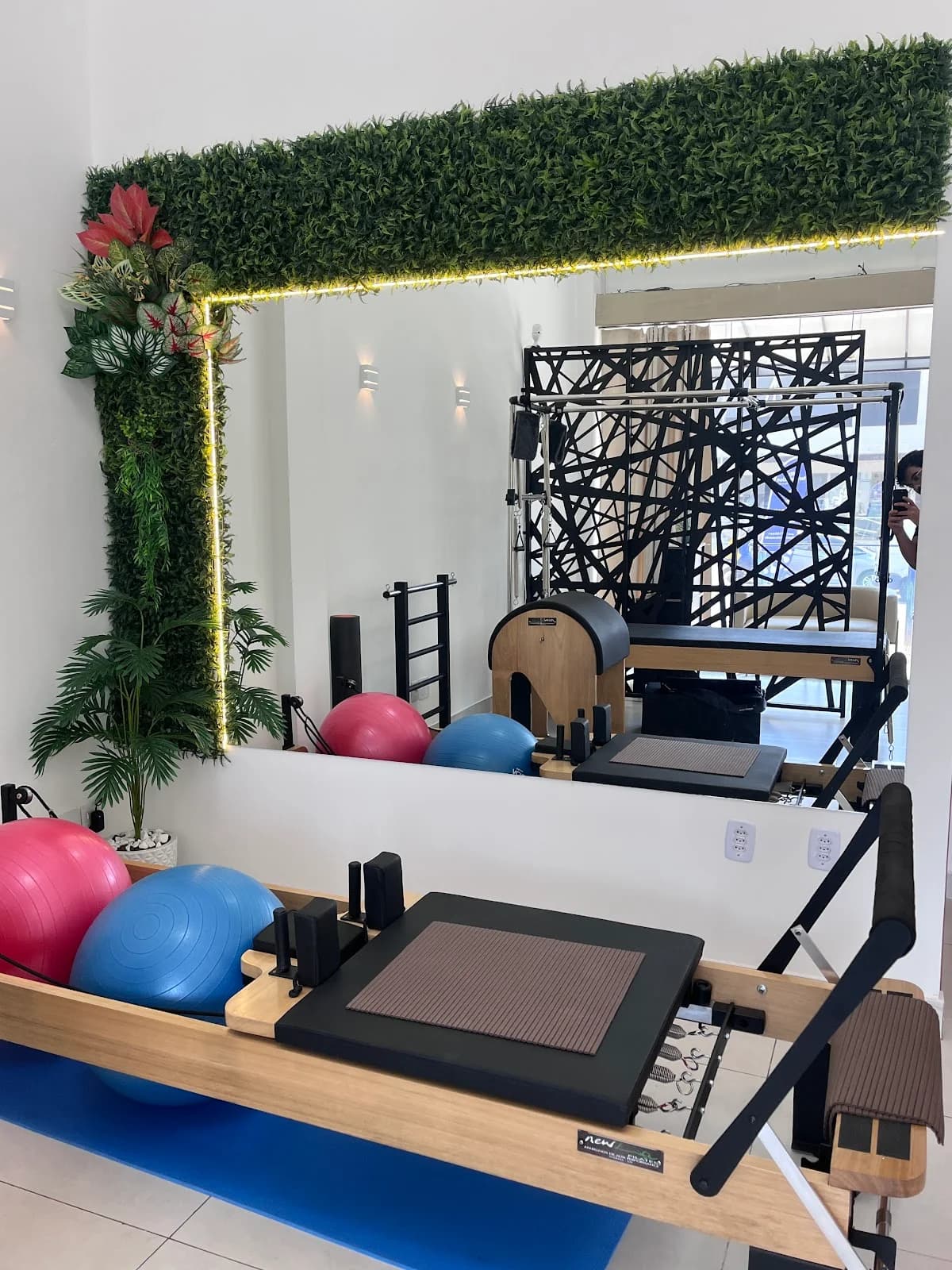 Terapêutica- Pilates • RPG • Fisioterapia