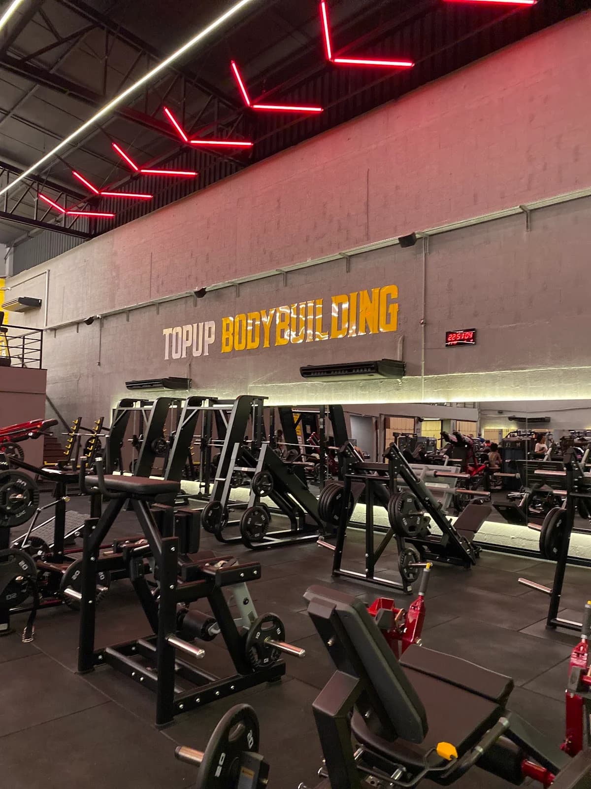 Academia Top Up 24h - Bom Jardim