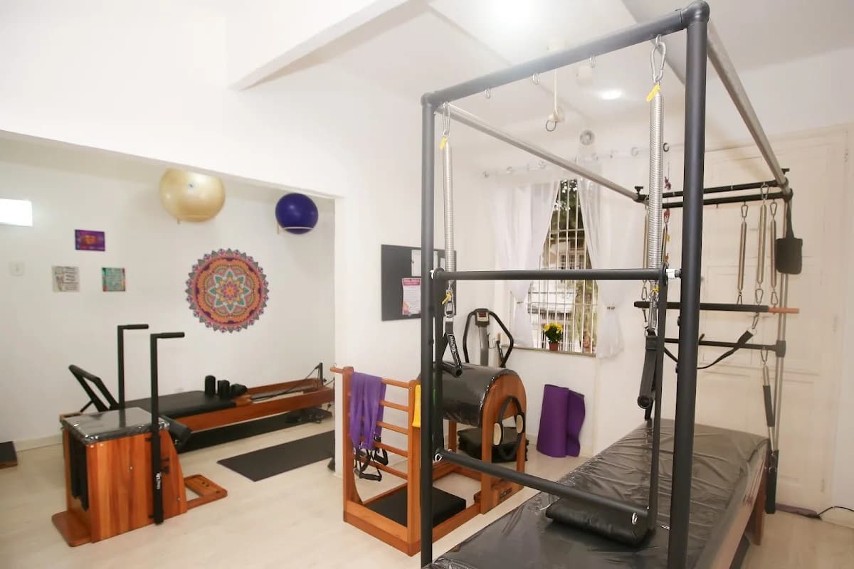 Laura Rezende - Equilíbrio do Corpo - Pilates & Fisioterapia