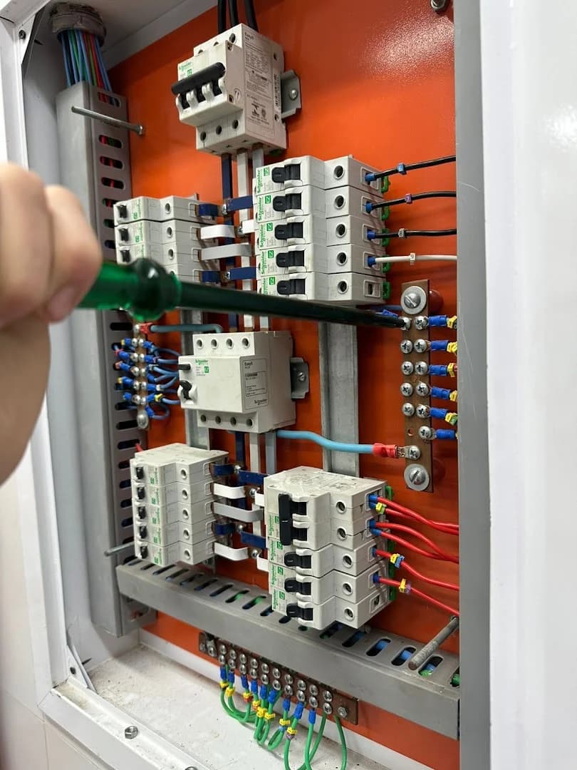 eletricista em vila velha – foto 3