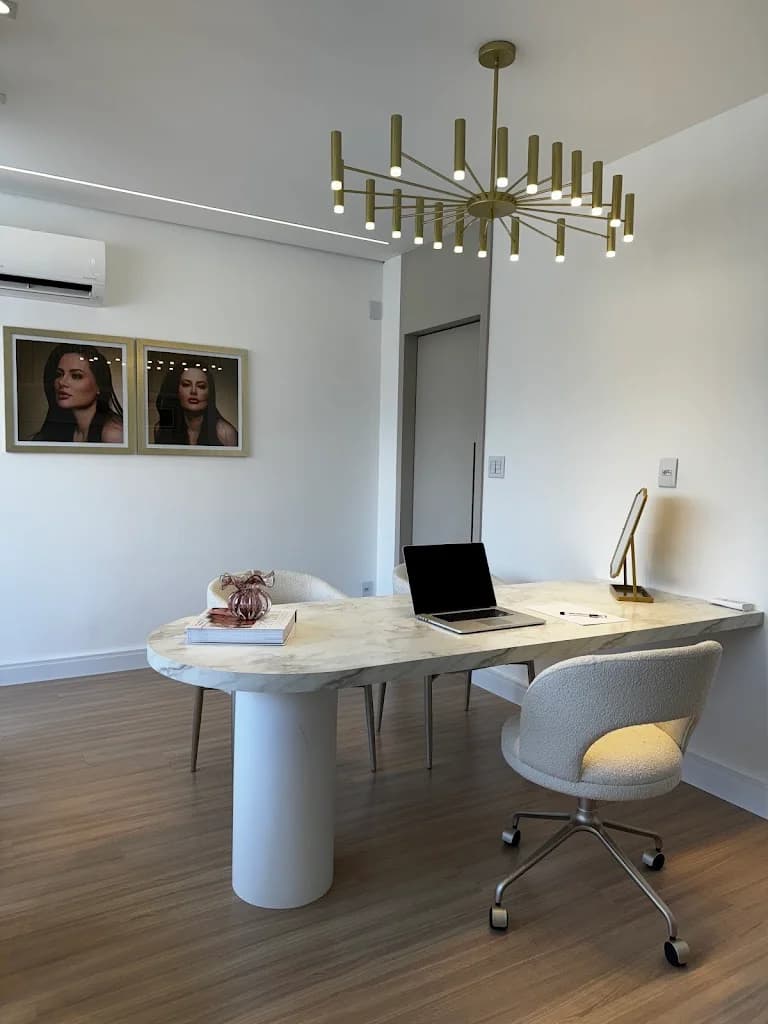 Dra. Kênia Loures | Harmonização Facial Ipatinga