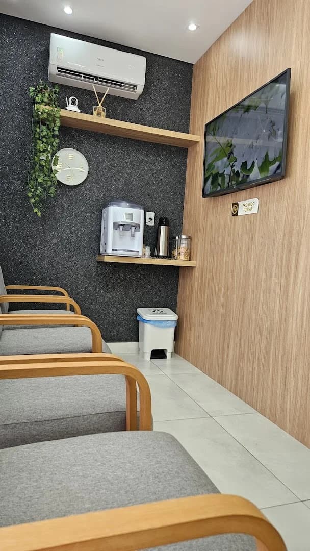 Dra. Amanda Berçam Dentista Tirol Barreiro BH – foto 3