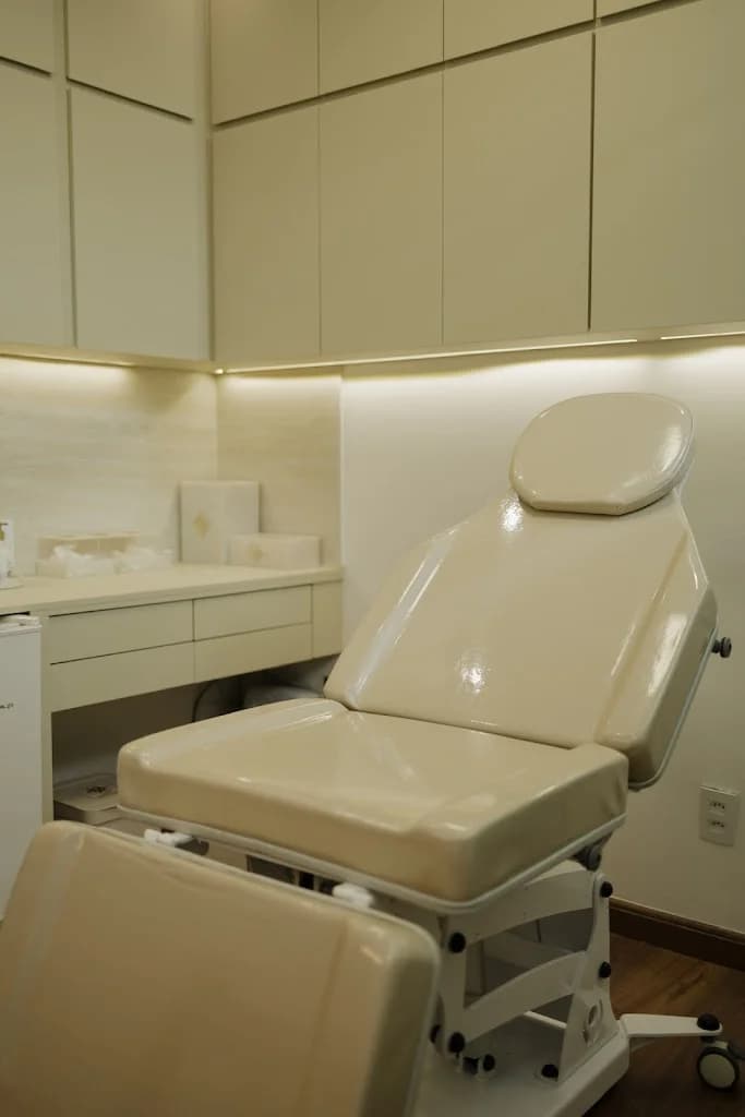 Dra. Caroline Oliveira - Harmonização Facial – foto 2