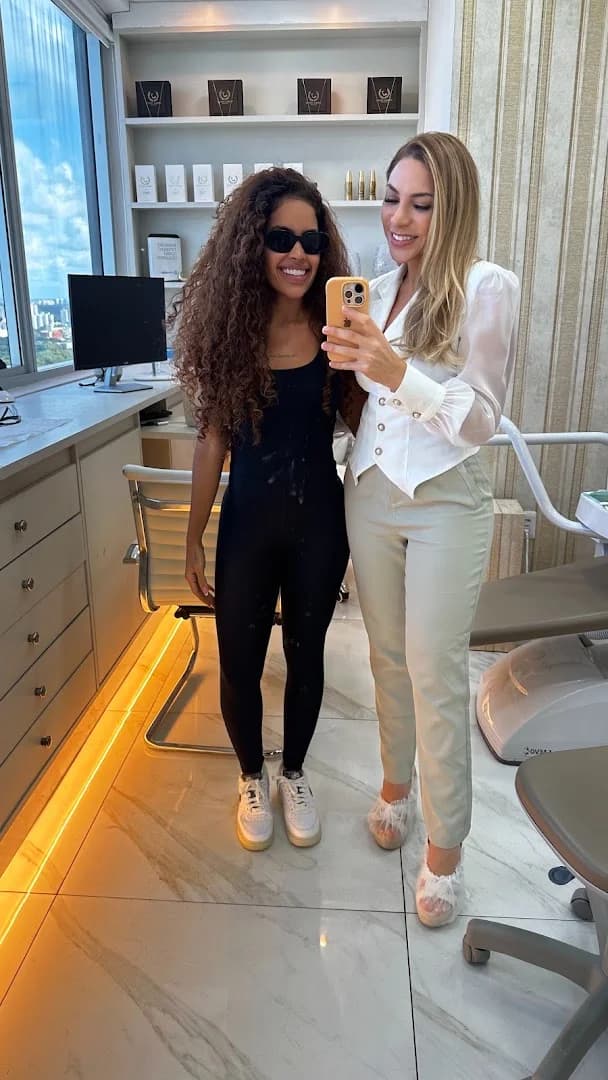 Clínica Viotto Salvador - Lente de Contato Dental e Implante Dentário