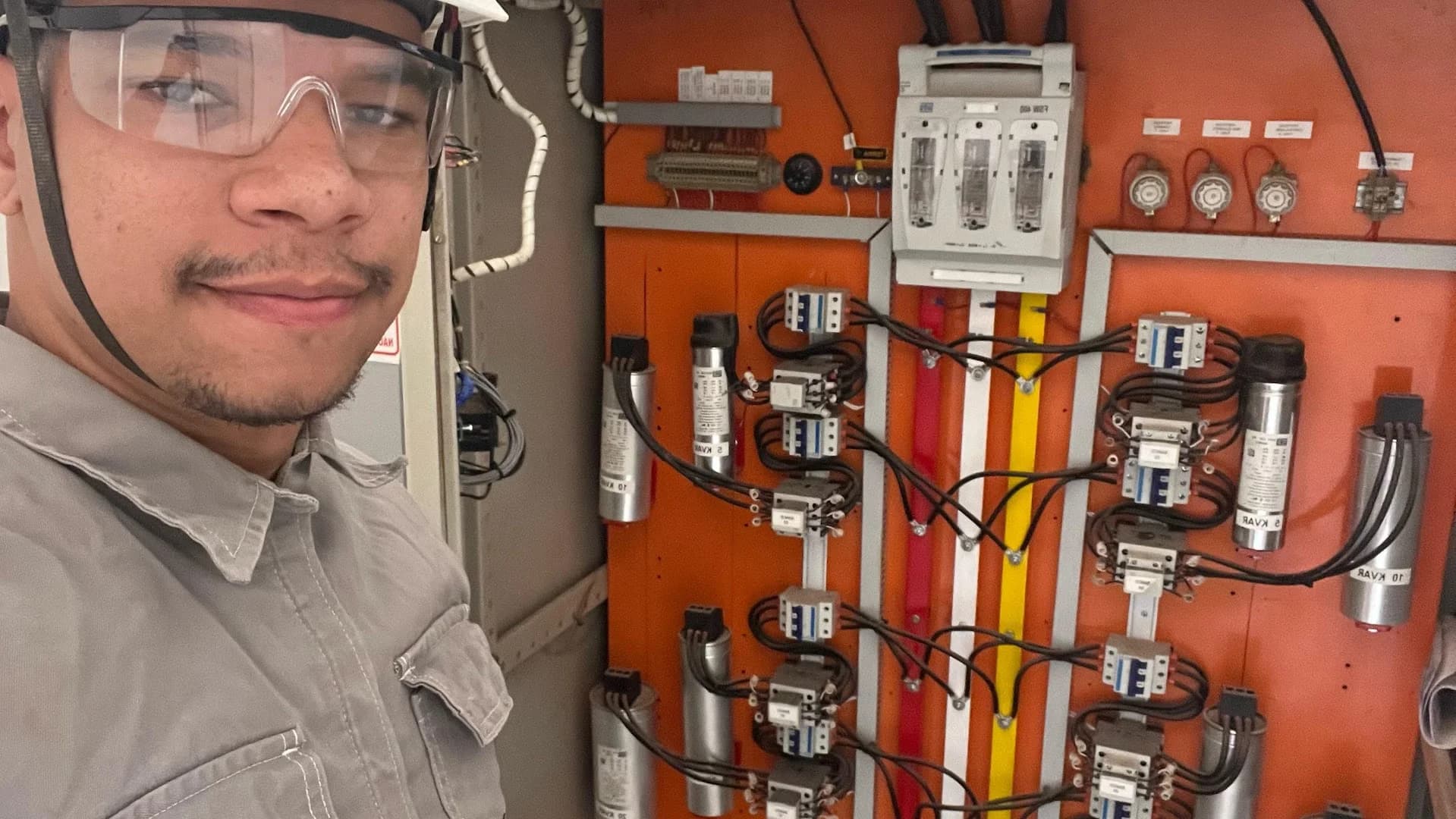 Eletricista Predial,Industrial e Automação Básica-Atendimento Programado – foto 1