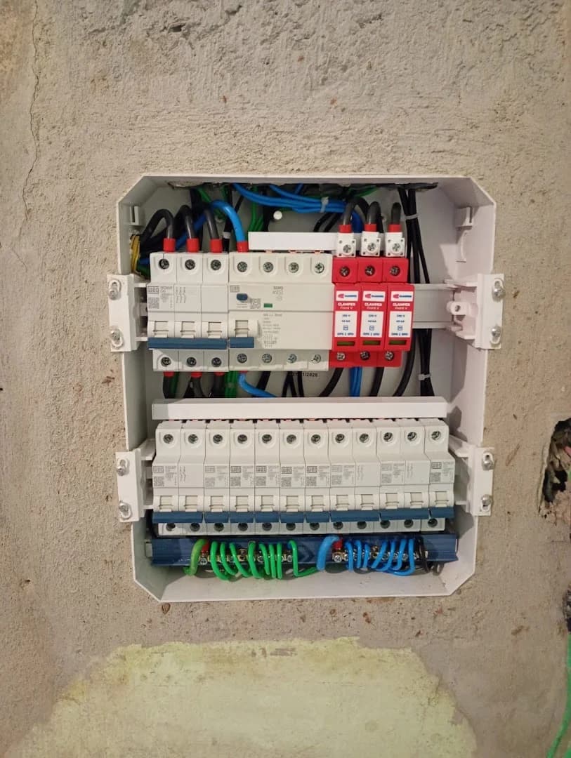 EletroWae | Eletricista 24h | Residencial | Predial | Comercial – foto 1