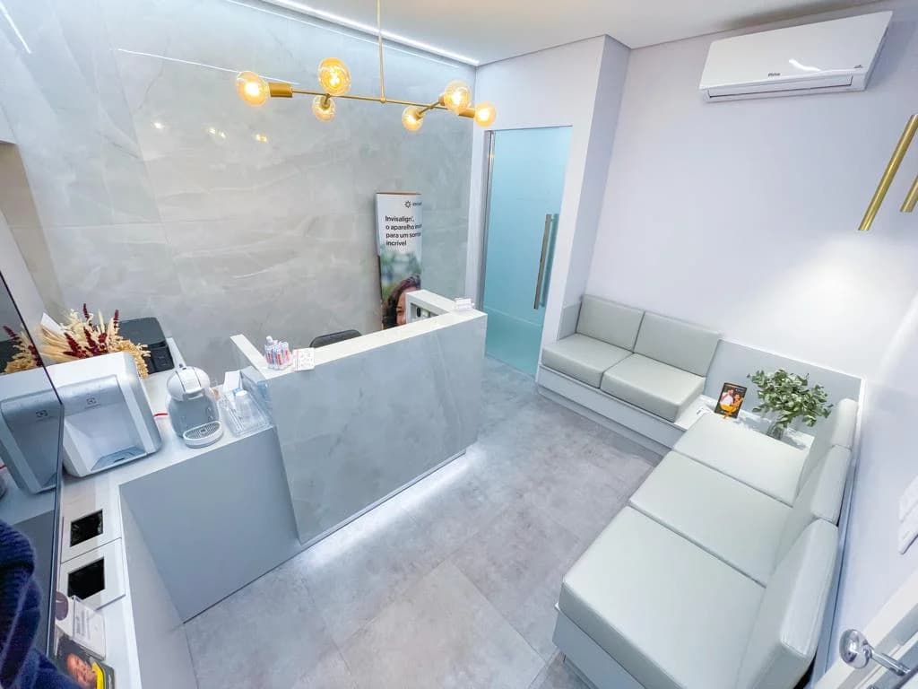 Dra Carina Cigolini - Cirurgiã-dentista – foto 1