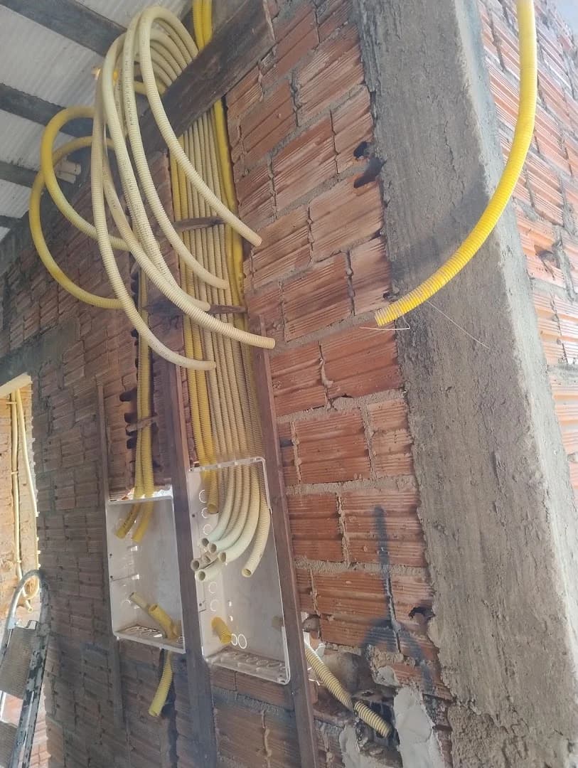 Irmãos na obra ( Marido de aluguel) – foto 1