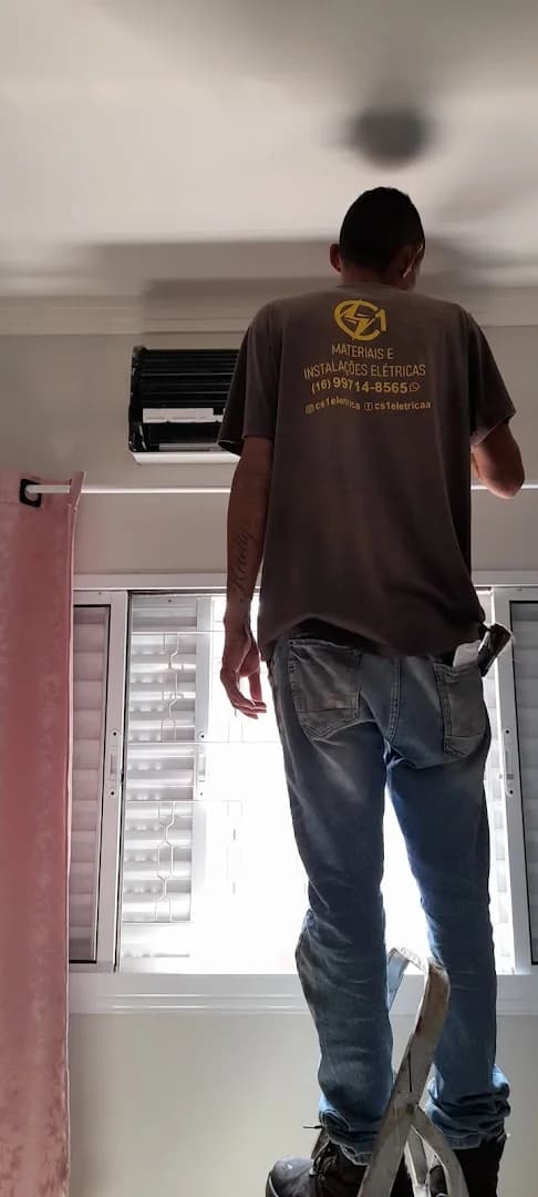 CS1 INSTALAÇÕES ELETRICAS - Eletricista em Ribeirão Preto - Limpeza e Instalação de Ar conficionado -Manutenção Rede Eletrica – foto 1