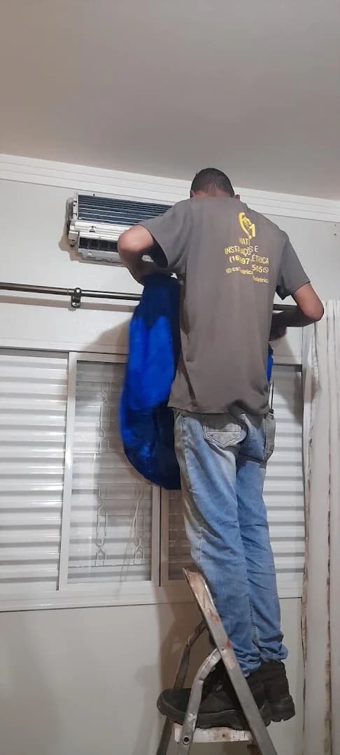 CS1 INSTALAÇÕES ELETRICAS - Eletricista em Ribeirão Preto - Limpeza e Instalação de Ar conficionado -Manutenção Rede Eletrica – foto 2
