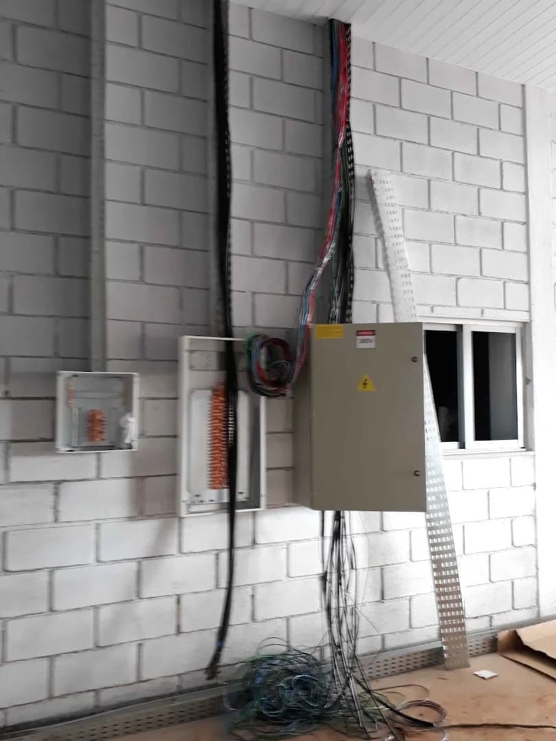 EFB Eletricista, Hidráulica, Reforma, Elétrica – foto 2