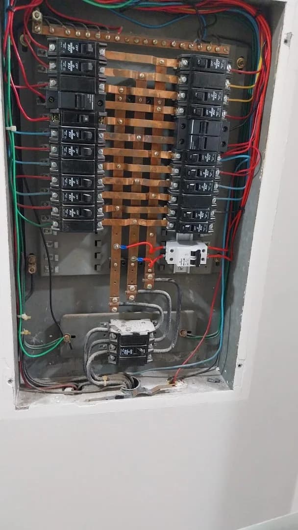 EFB Eletricista, Hidráulica, Reforma, Elétrica