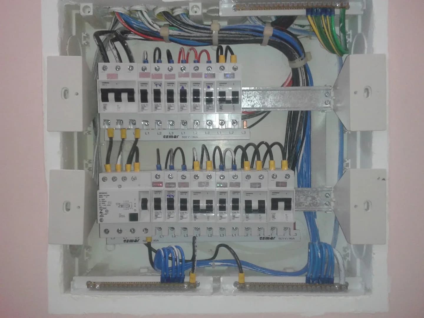 Eletricista, Encanador e Bombeiro Hidráulico (Serviços Fernandes) – foto 1