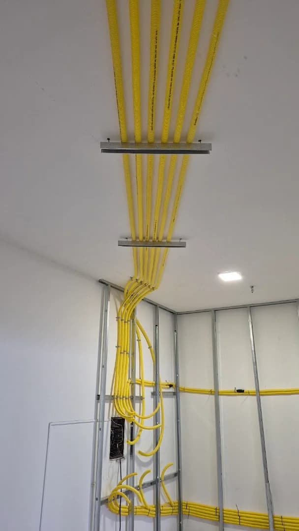 L C A Soluções Elétricas