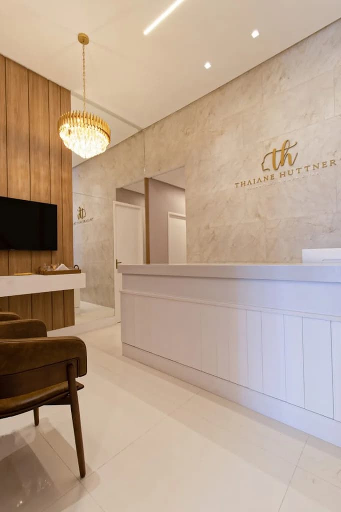Dra Thaiane Huttner | Dermatologia e Medicina Capilar em Alagoinhas BA | Estética Avançada – foto 3