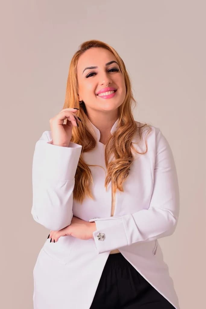 Caroline Schmidt - Clinica de Harmonização Facial