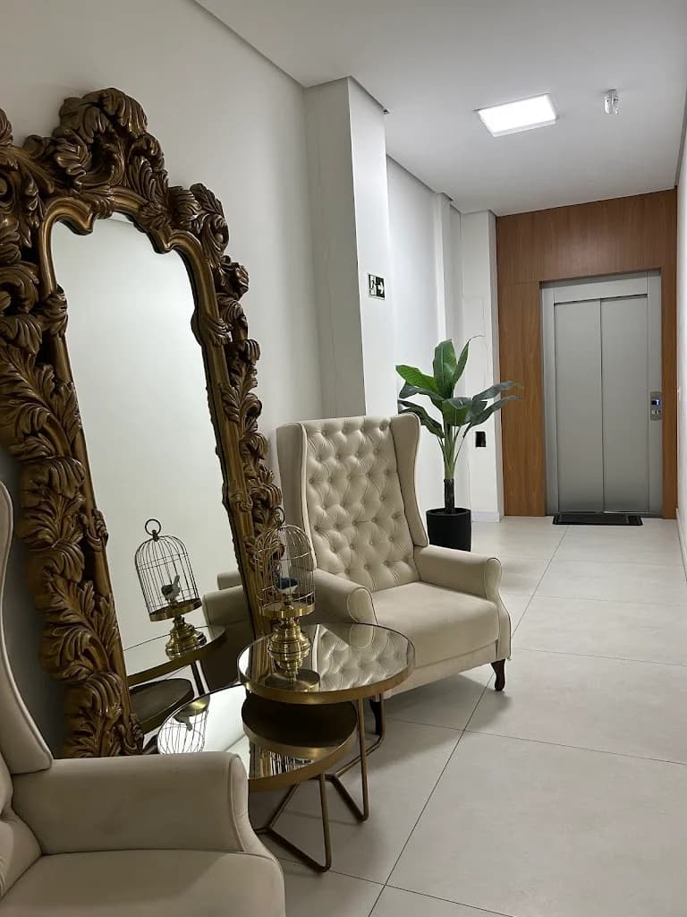 Caroline Schmidt - Clinica de Harmonização Facial – foto 2