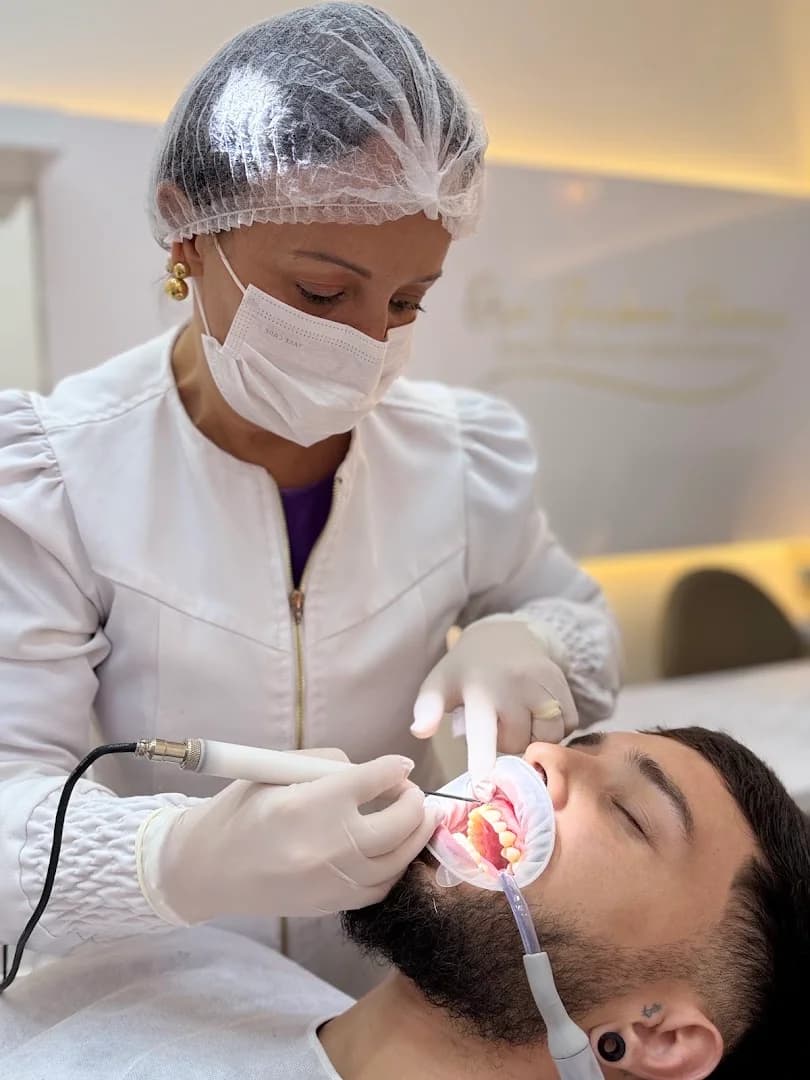 Dentista Giordana Oliveira | Especialista em Odontologia Estética Campo Grande/MS