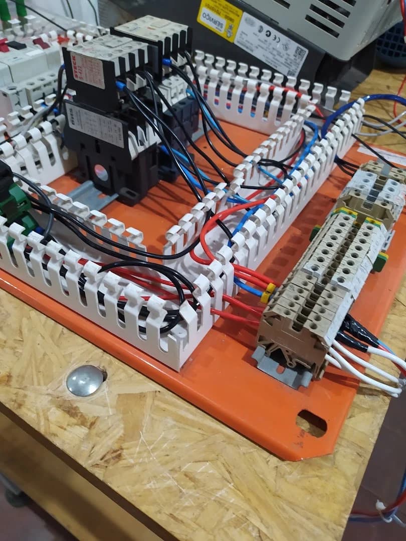 Manutenção Eletrica - RDC – foto 2