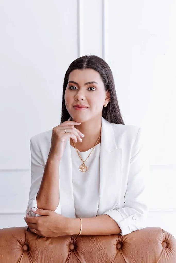 Dra Larissa Rodrigues Estética Avançada e Harmonização Facial