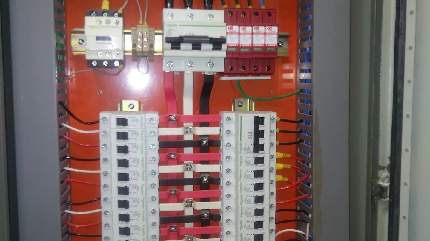 Rosenildo Eletricista residêncial comercial – foto 1