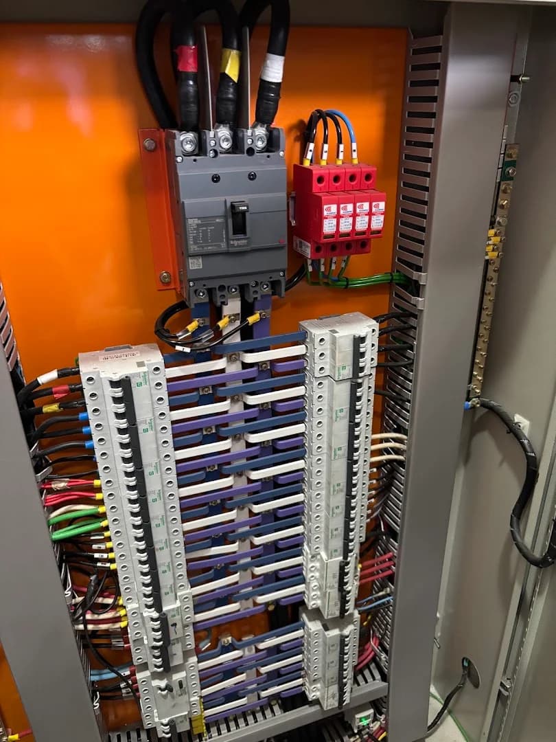 RMC Soluções Elétricas | Eletricista 24 horas em Belo Horizonte – foto 3