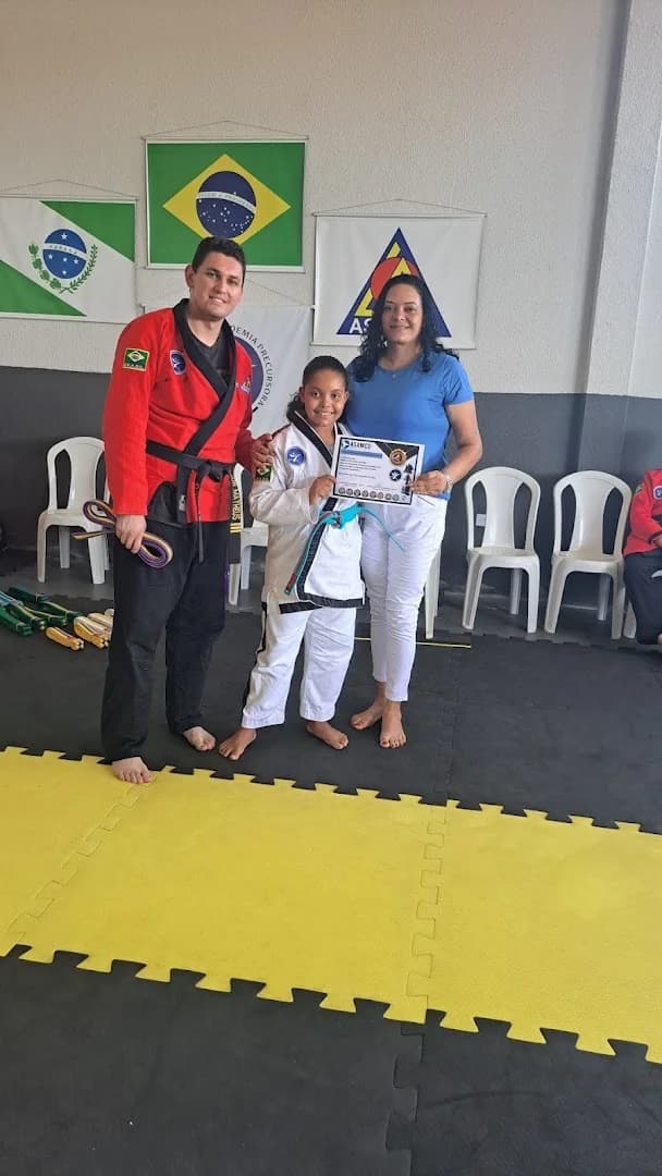 Academia Precursora - Artes Marciais