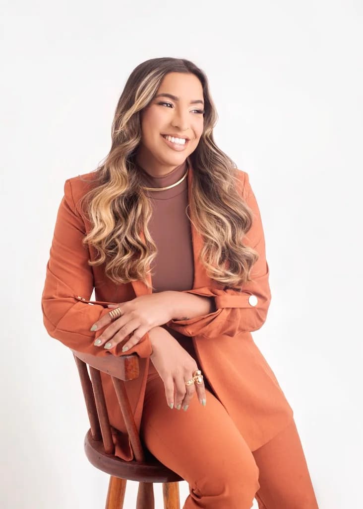 Dra Clara Teixeira | Harmonização Facial – foto 1