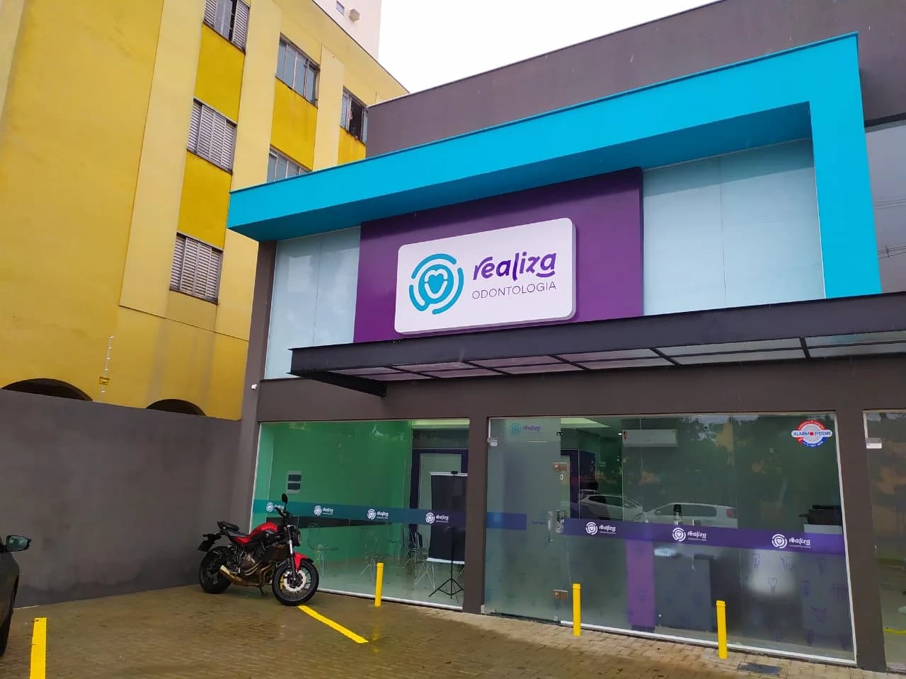 Realiza Odontologia- Plantão dentista emergência, implantes, facetas, aparelho – foto 3