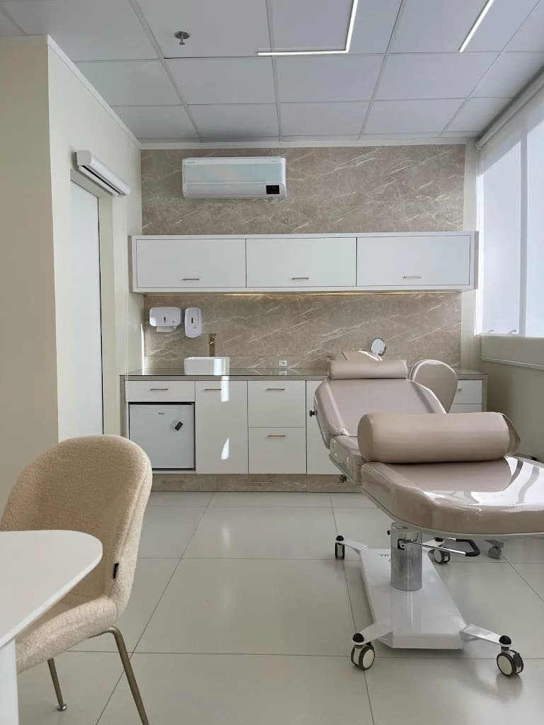 Dra. Carla Furlanetto - Harmonização Facial | Passo Fundo – foto 2