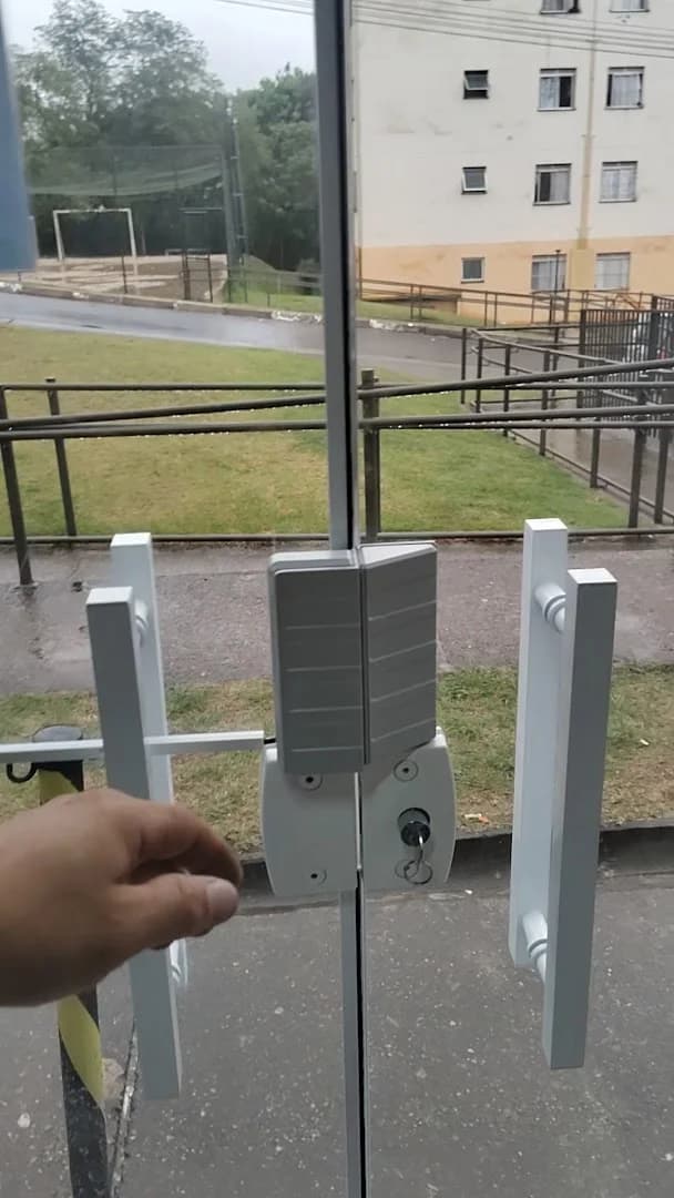 LT MANUTENÇÃO ELÉTRICA - Leandro Toledo, eletricista residencial e predial em Mogi das Cruzes e região. – foto 2