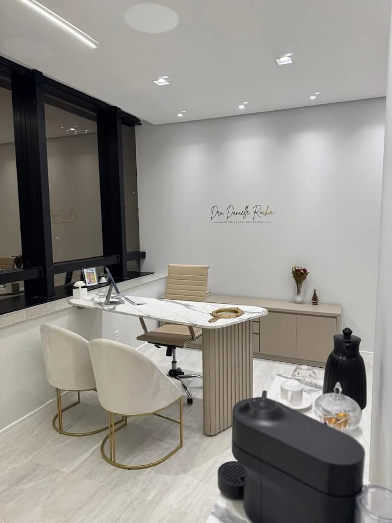 Dra. Danielle Rocha | Harmonização Facial em Varginha – foto 3