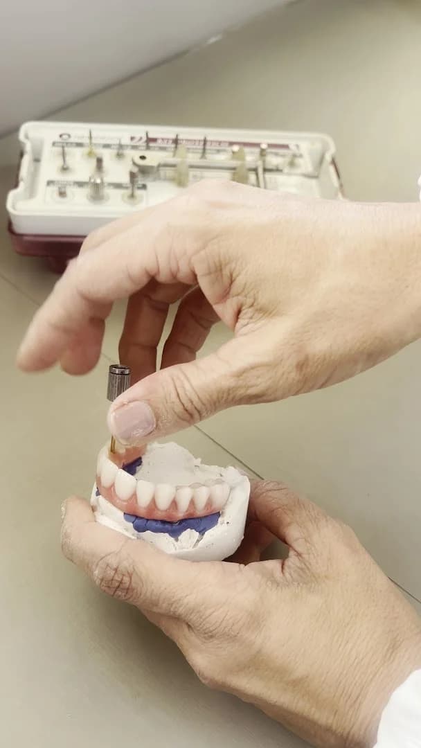 Dra. Michelle Cavalcante | Lentes de Contato Dental | Implante Dentário | Dentista em Maceió – foto 3