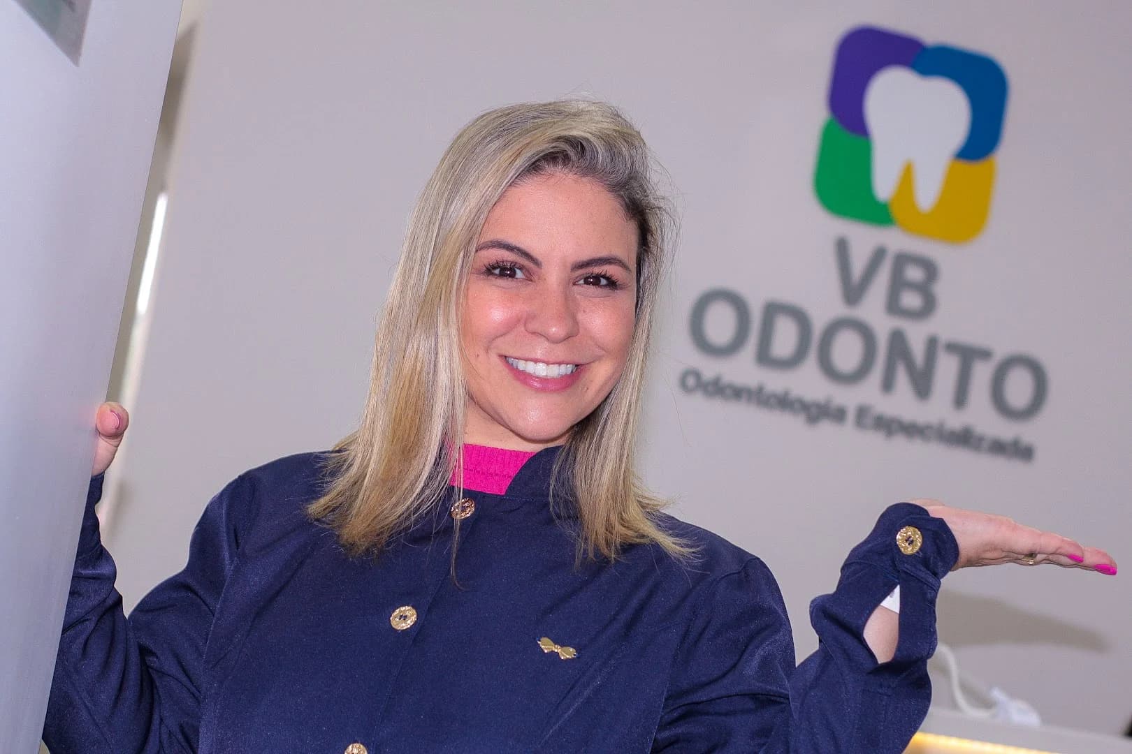 VB ODONTO | dentista São Bernardo do Campo | Clareamento Dental | Implante dentário – foto 1