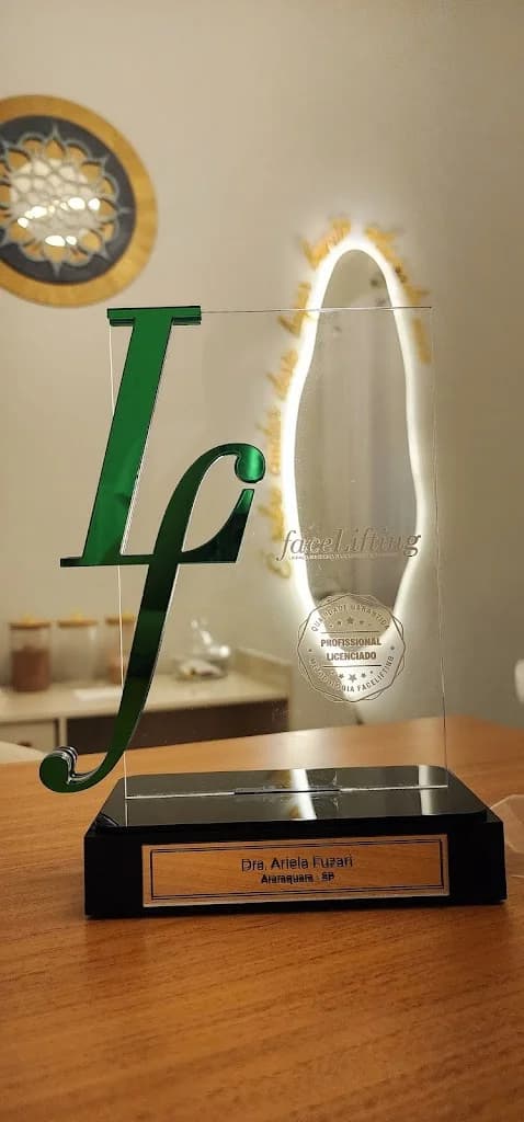 Dra Ariela - Estética Avançada - Harmonização - Lifting não cirúrgico – foto 3
