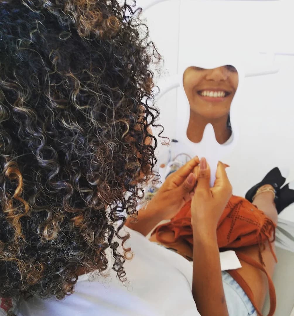 Dra. Nádia Queiroz - Dentista em Sabará - Reabilitação Oral – foto 2