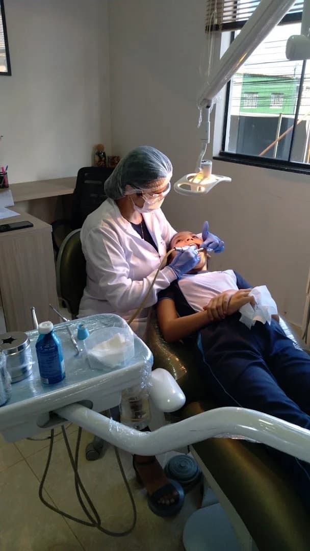 Dra. Andréa Viana Cavalcanti / dentista asa norte / odontologia asa norte – foto 3