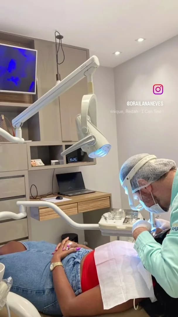 Dra Ilana Neves- Dentista Salvador- Implantes Dentários Salvador – foto 2