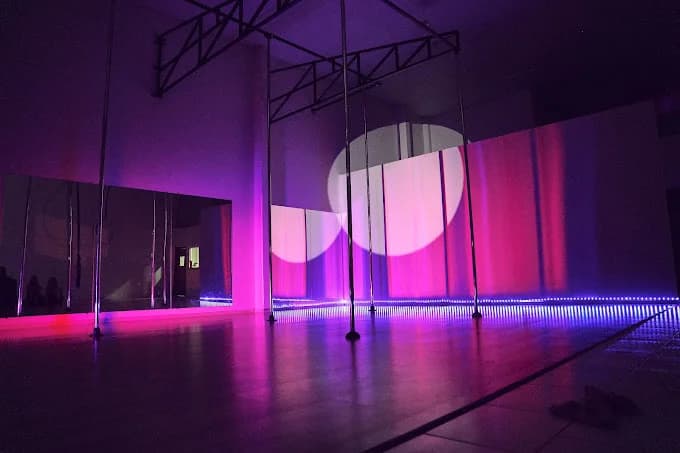 Espiral Pole e Dança