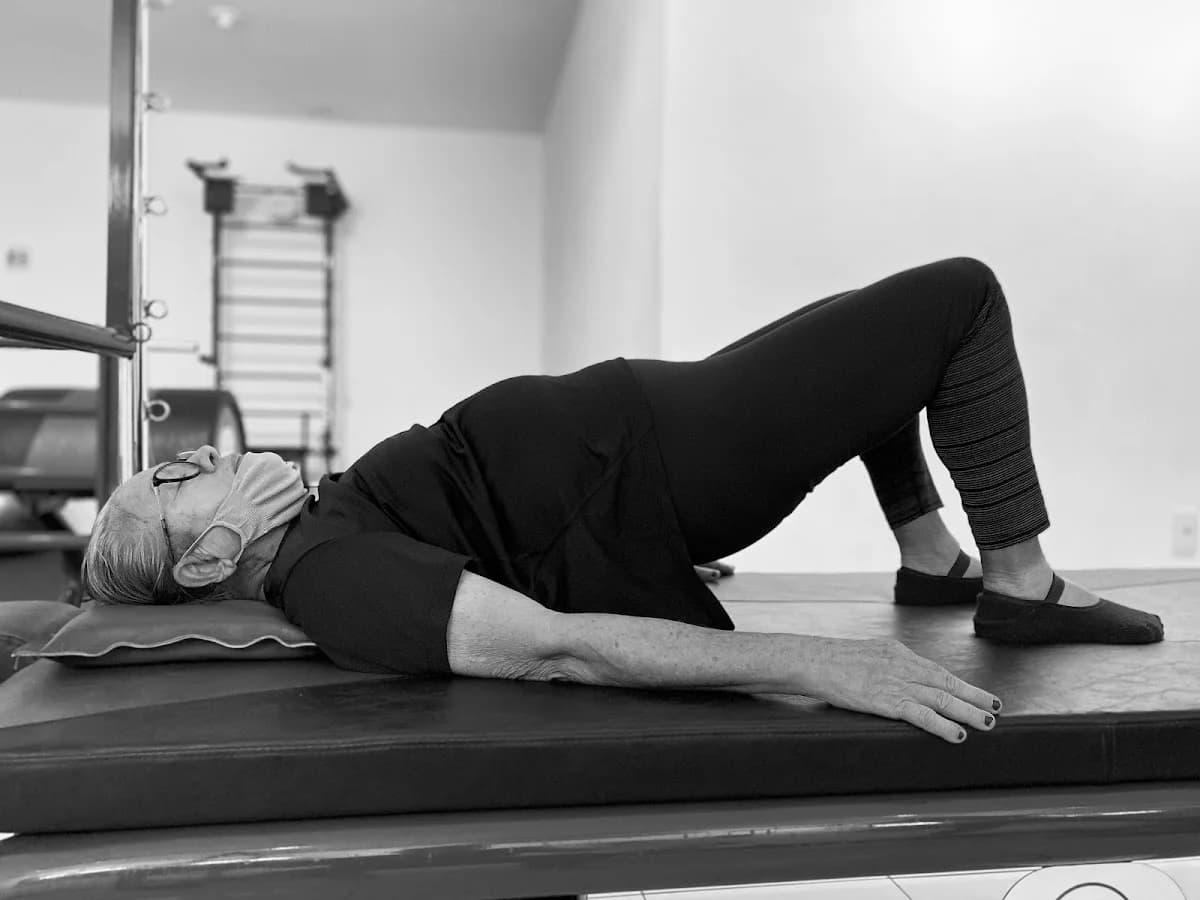 ESPAÇO FLUES - PILATES - FISIOTERAPIA - TREINAMENTO FUNCIONAL - DANÇA – foto 3