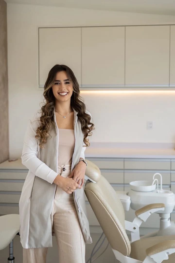 Dra. Yasmim Ferraz | Dentista Niterói 24h – foto 2