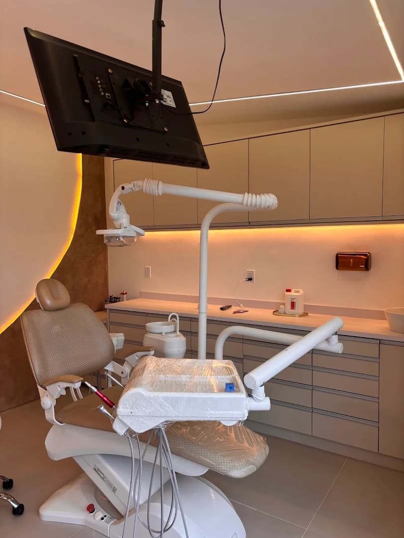 Dra. Yasmim Ferraz | Dentista Niterói 24h