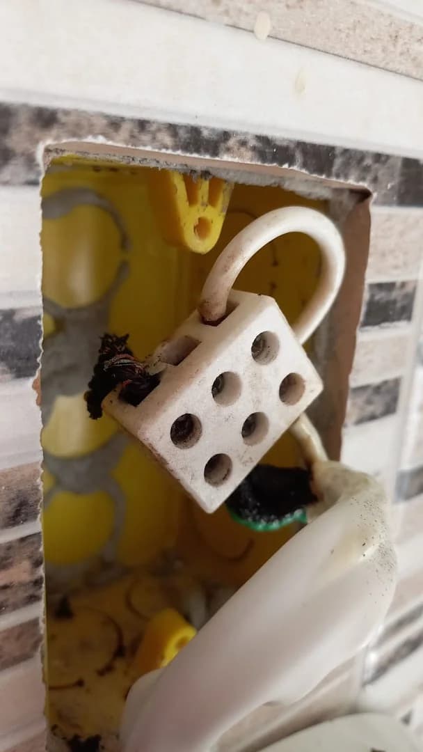 ELETRICISTA OSENIAS INSTALAÇÕES