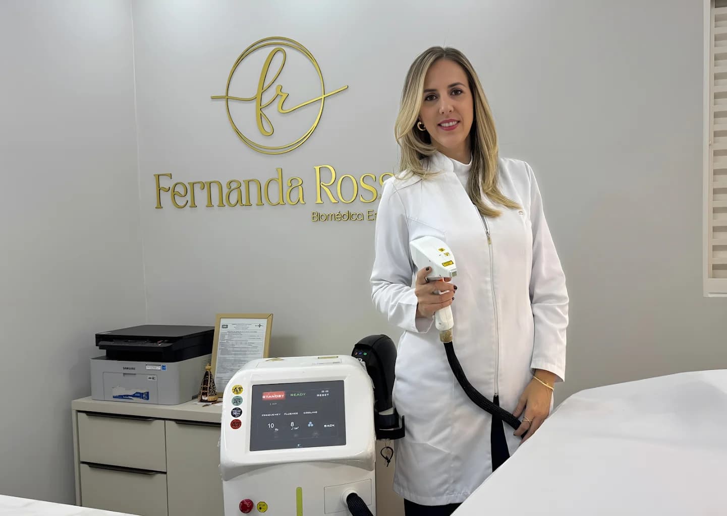 Dra Fernanda Rossi - Estética e Depilação a Laser