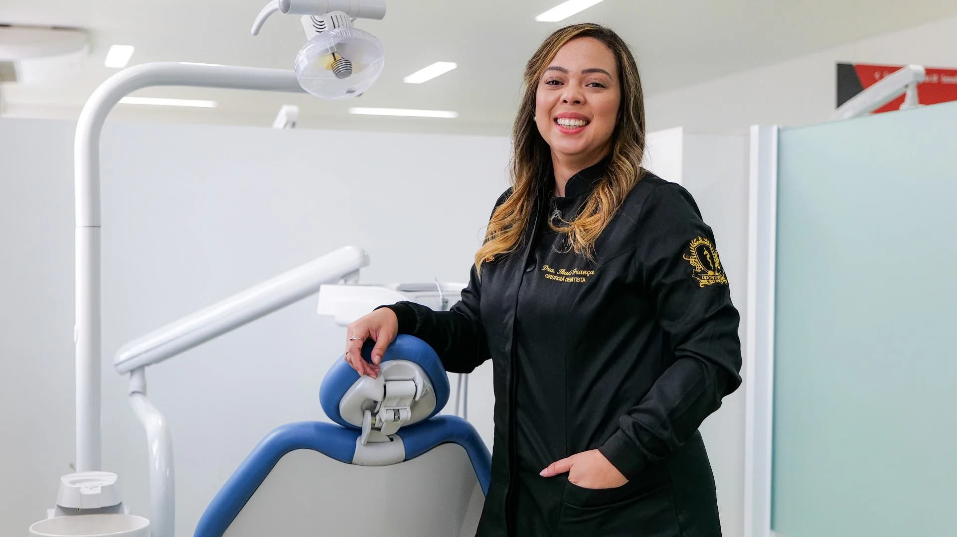 Dra Thaís França| Cirurgiã Dentista| Clínico geral e Clareamento.